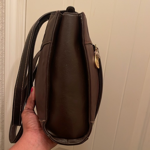 Carriage House genuine leather, please check all picture of condition - Picture 9 of 17